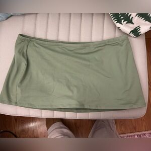 Set Active mini skirt. Formcloud material. Size XL. Never worn.